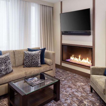 Hilton Rochester Mayo Clinic Area Экстерьер фото