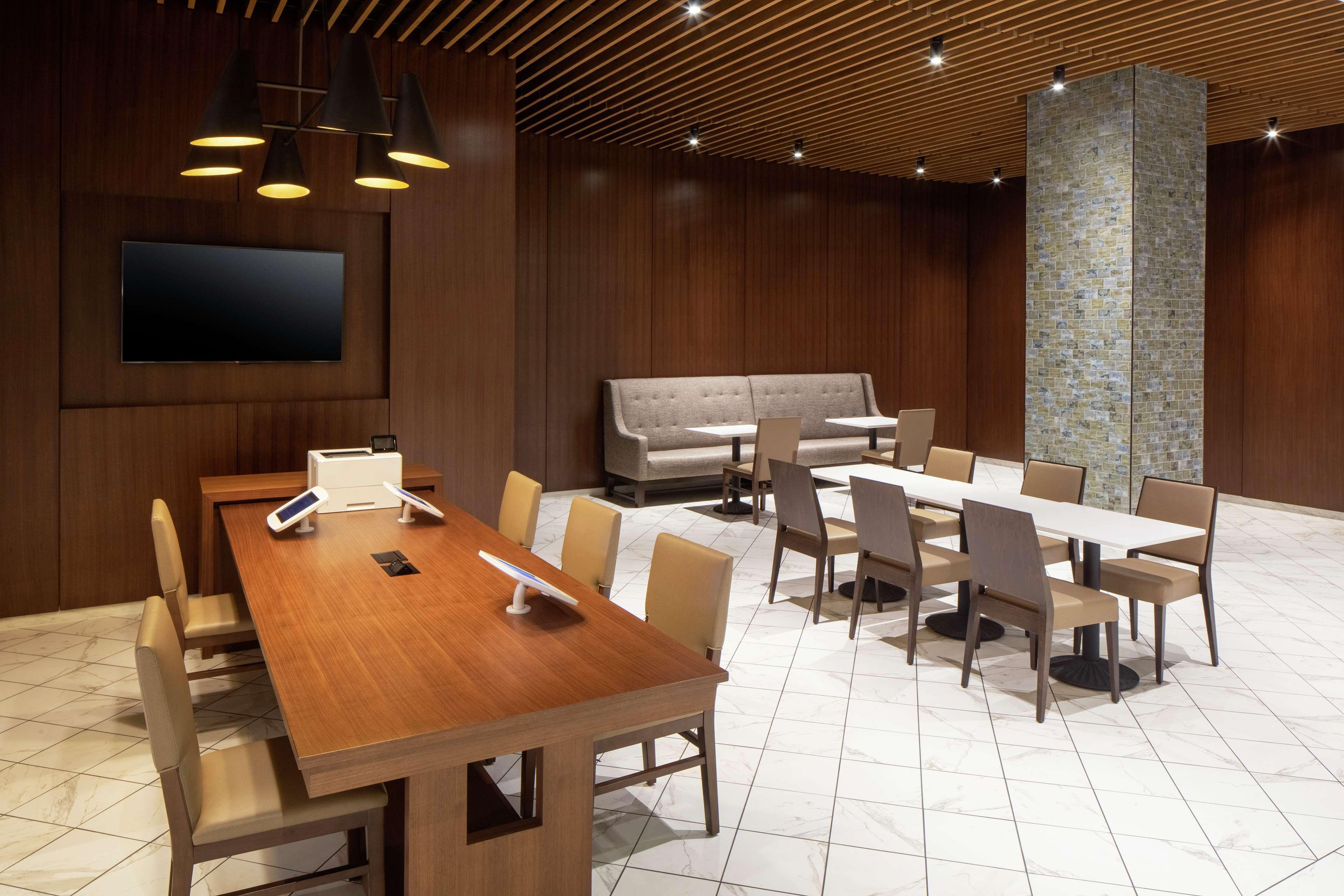 Hilton Rochester Mayo Clinic Area Экстерьер фото