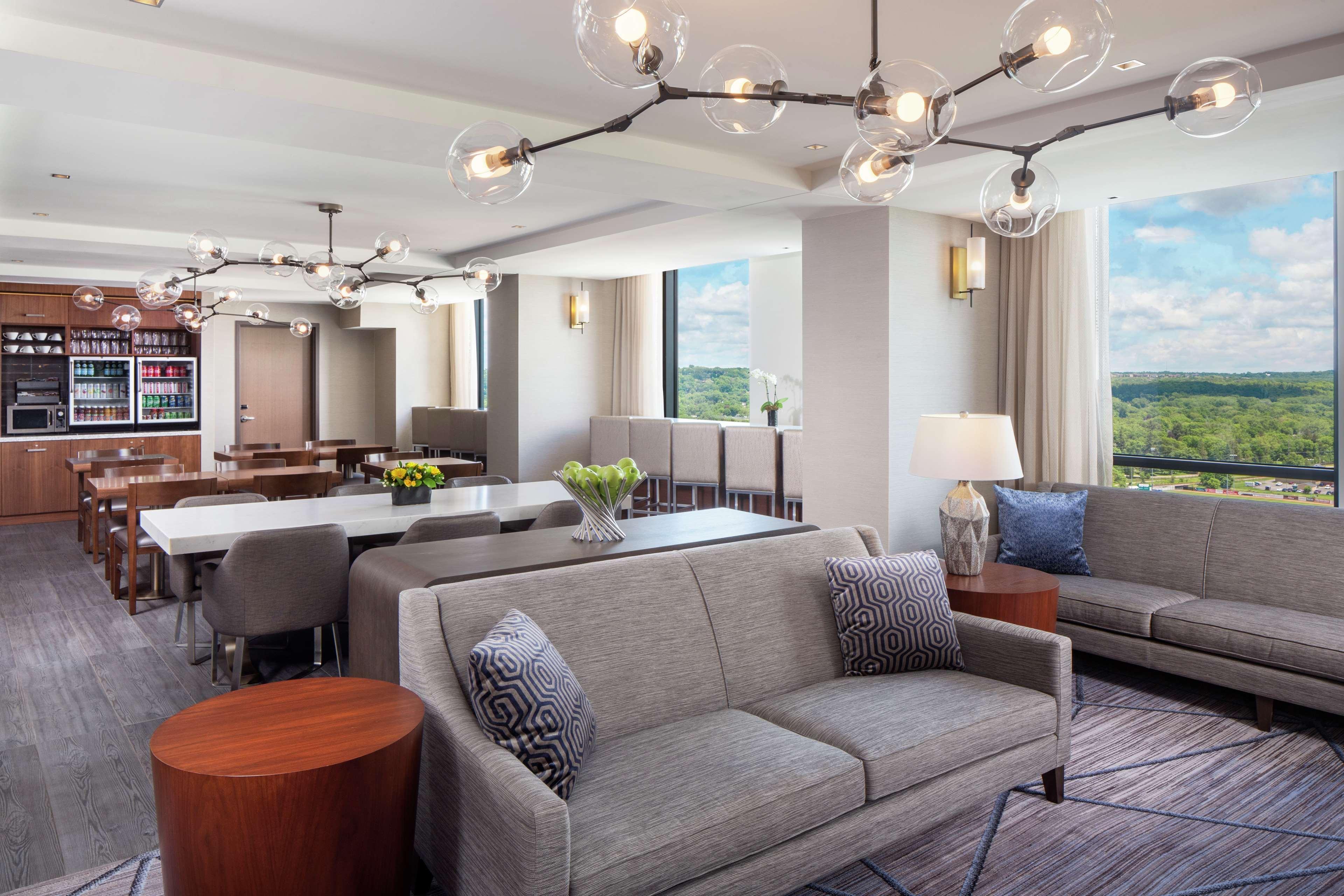 Hilton Rochester Mayo Clinic Area Экстерьер фото