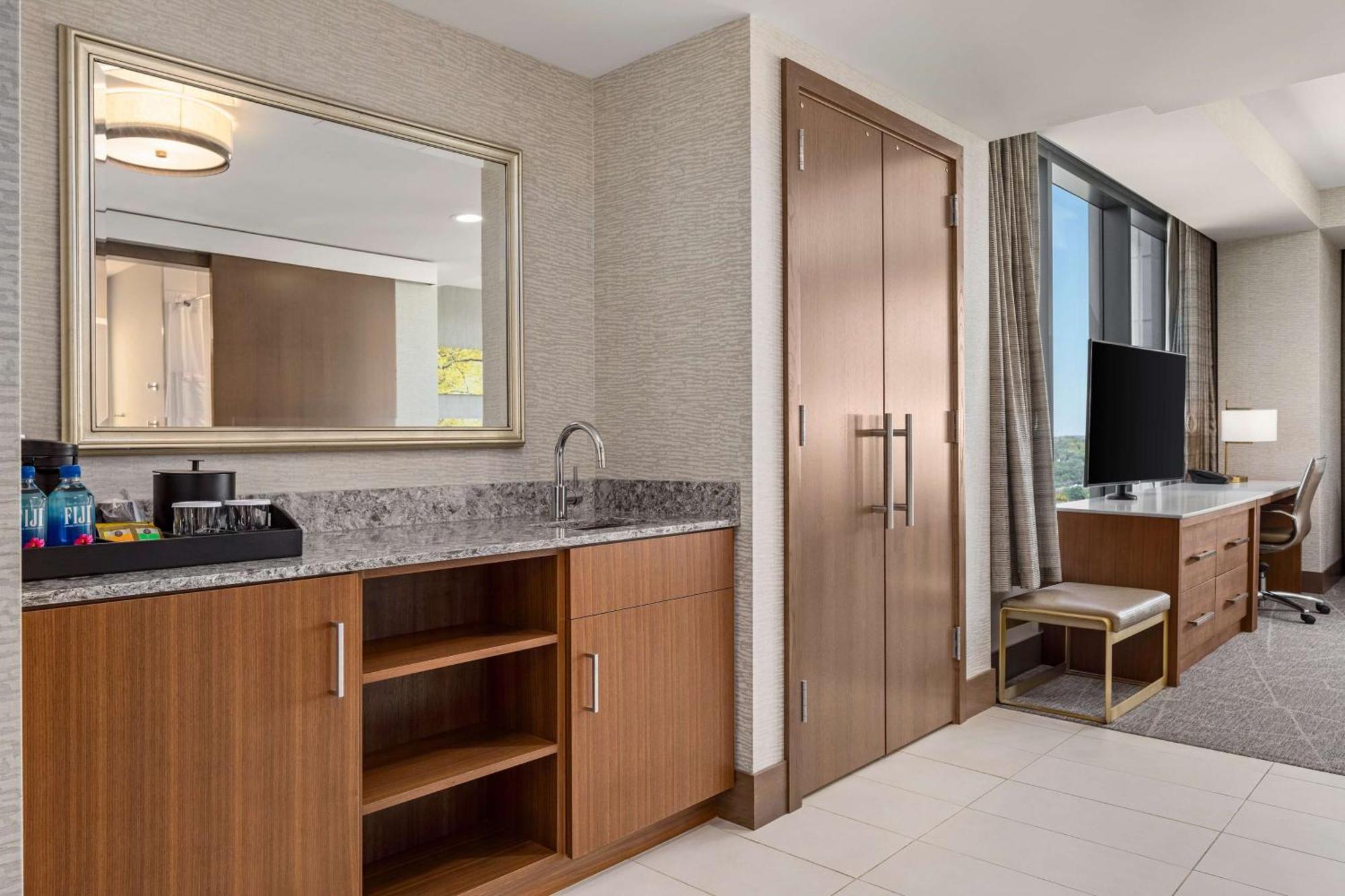 Hilton Rochester Mayo Clinic Area Экстерьер фото